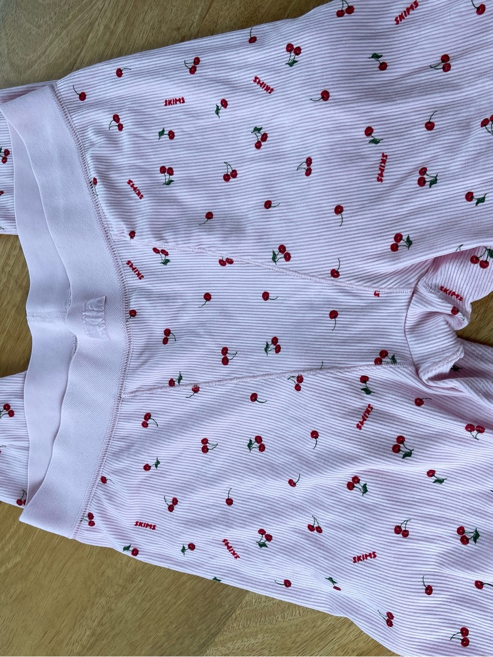 Skims Cherry Ribbed Pajama bottom - Picture 2 of 5